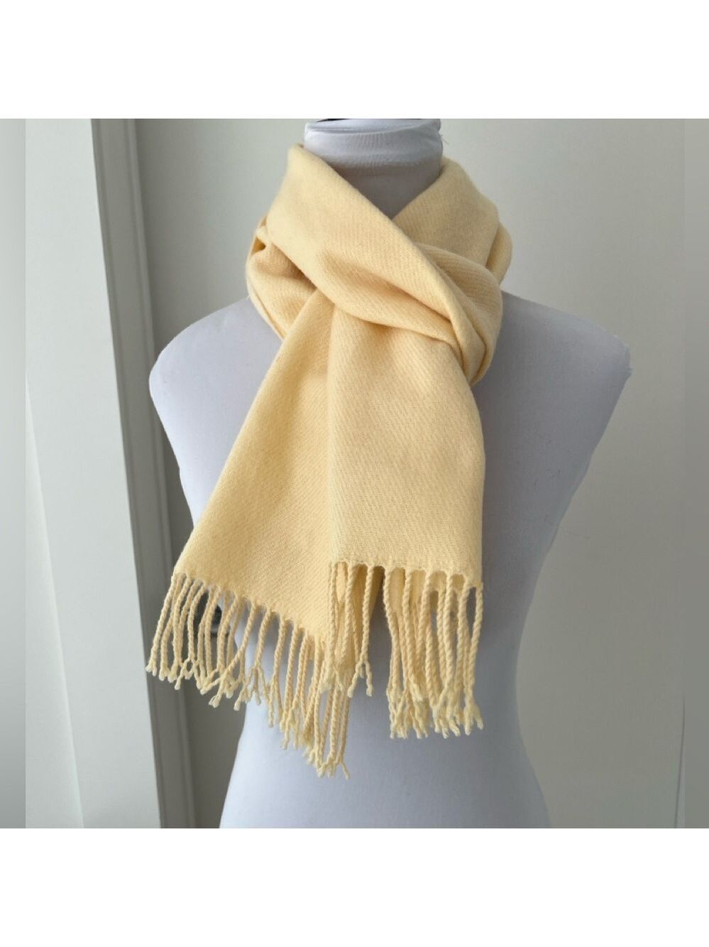 VINTAGE Martin for Avon Yellow Oblong Winter Scarf 100% Acrylic Made in Japan